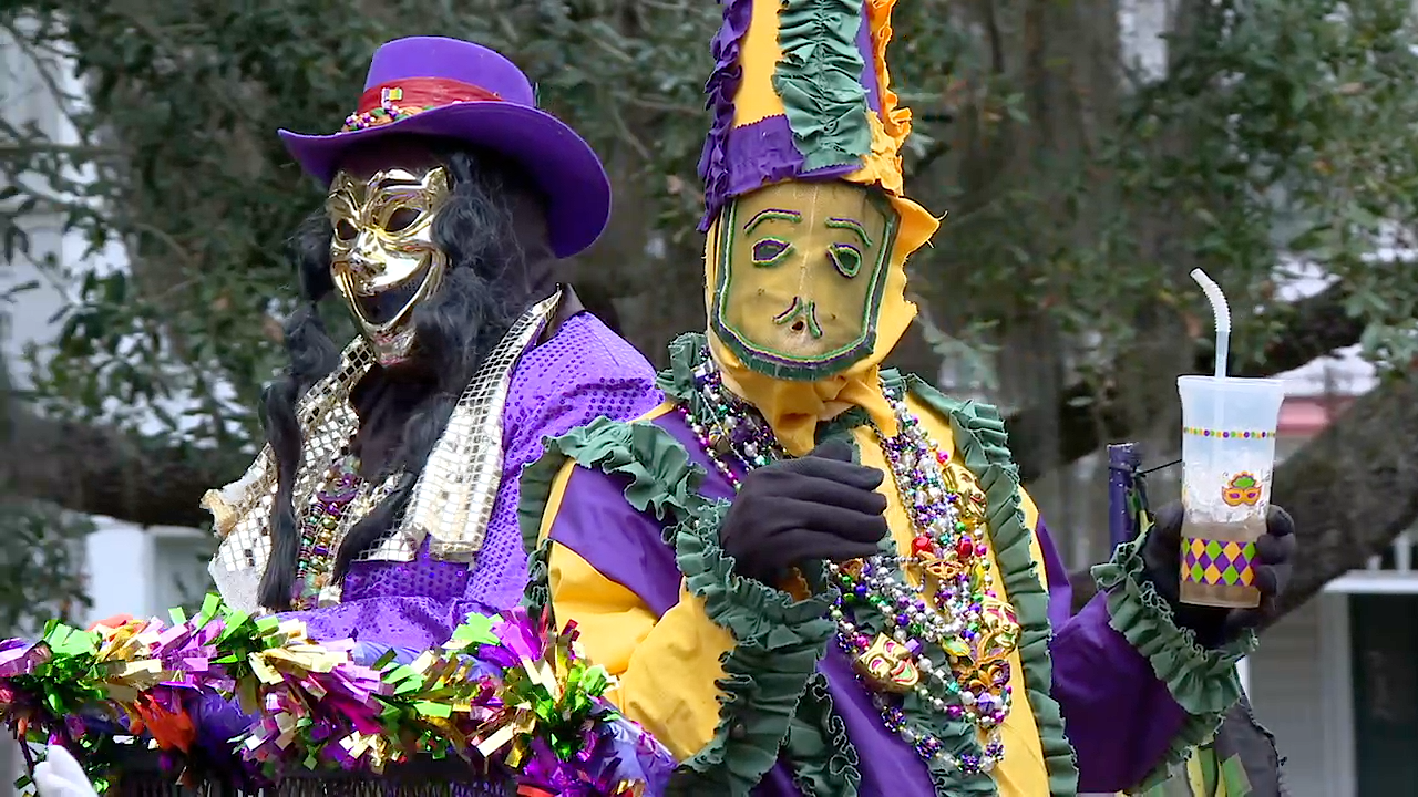 Acadiana kicks off Mardi Gras with Bayou Mardi Gras Parade in New Iberia