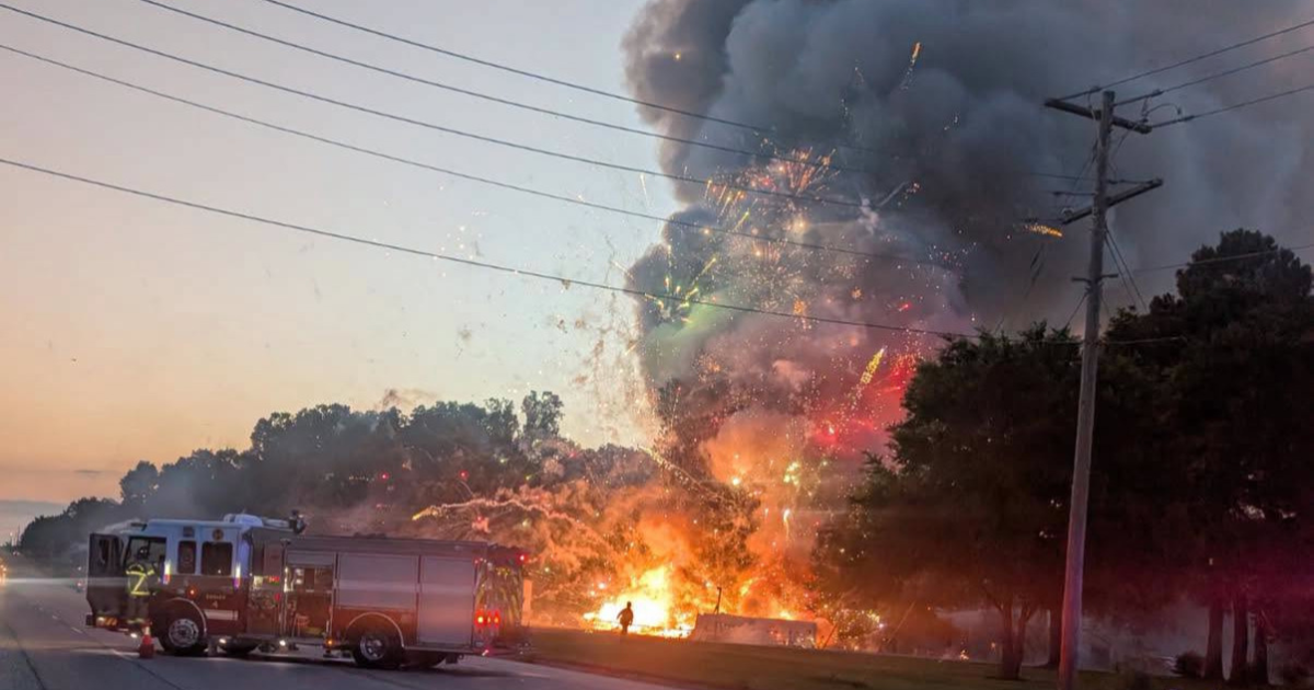 Local News Broken Arrow firefighters respond to fire at fireworks stand KJRH Digital