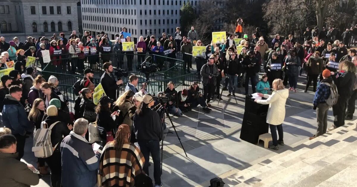 Supporters Opponents Rally Outside Virginia State Capitol As