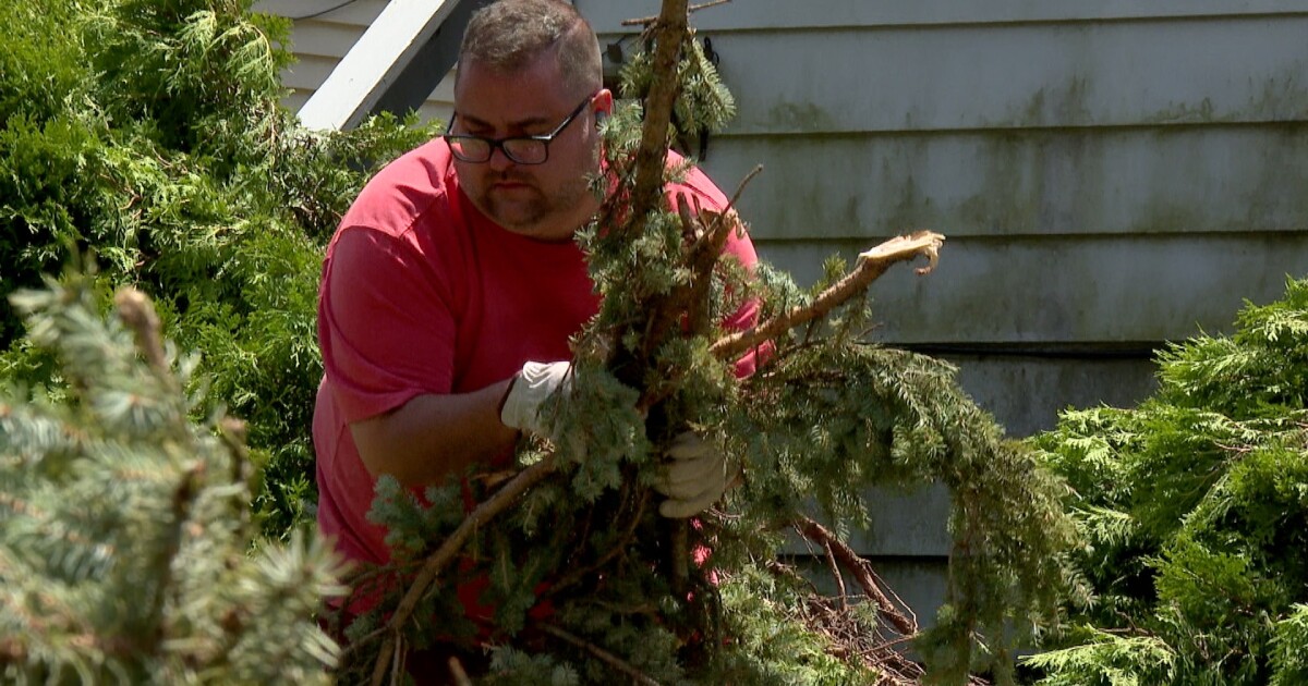 Lake Geneva residents continue cleanup while police warn city about storm contractor scams