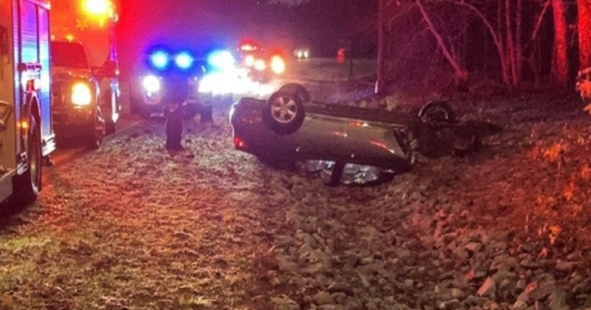 16-year-old arrested after police chase ends in rollover crash