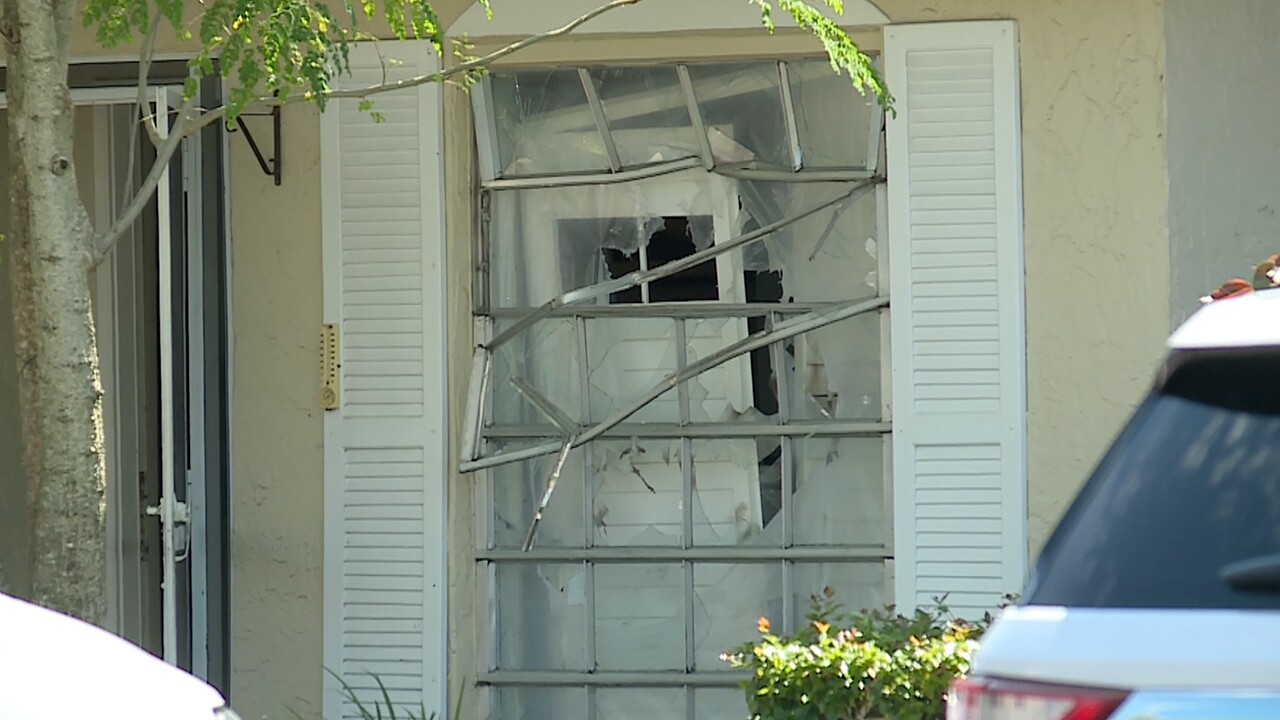 The FBI responds to Palm Greens, located in the 5800 block of Via Delray Boulevard in west Delray Beach, on Oct. 3, 2024 (4).jpg