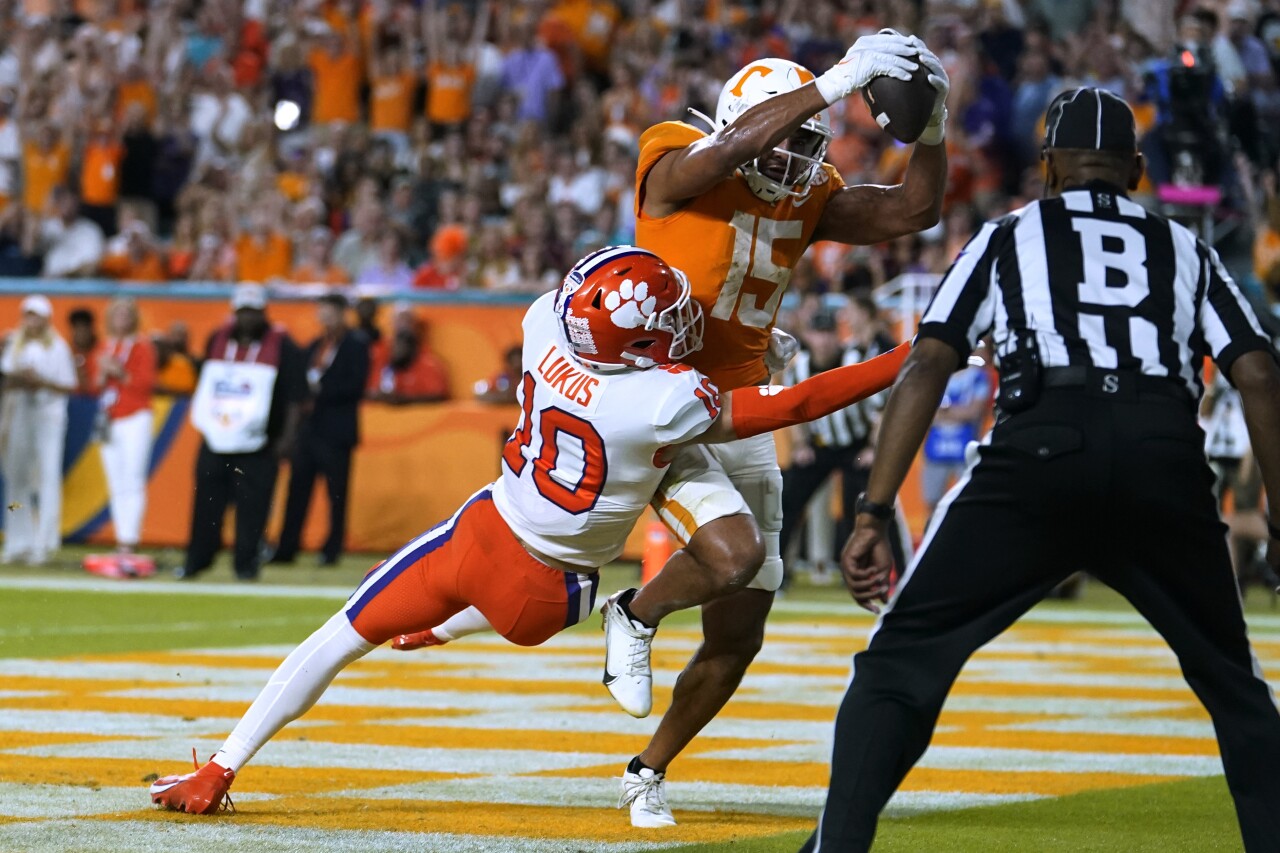 Tennessee Volunteers receiver Bru McCoy scores TD against Clemson Tigers in first quarter of 2022 Orange Bowl