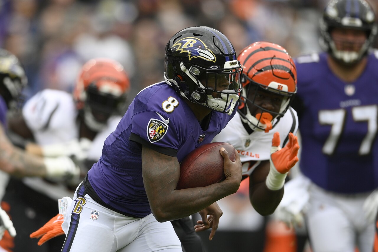 Baltimore Ravens QB Lamar Jackson runs vs. Cincinnati Bengals, Oct. 24, 2021