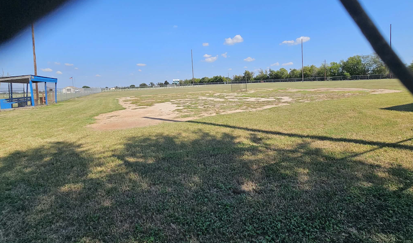 Navasota youth baseball team locked out of Manley Park fields, volunteers question city's involvement