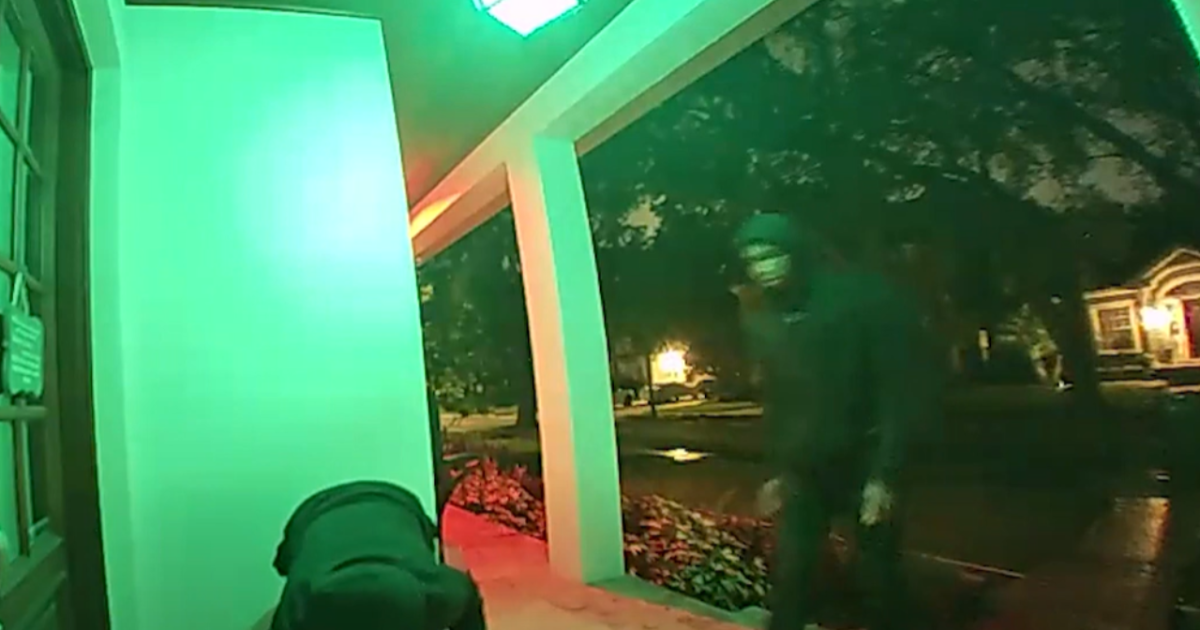 TPD search for 2 package theft suspects, warn of increased risk of porch pirates - Vimarsana News