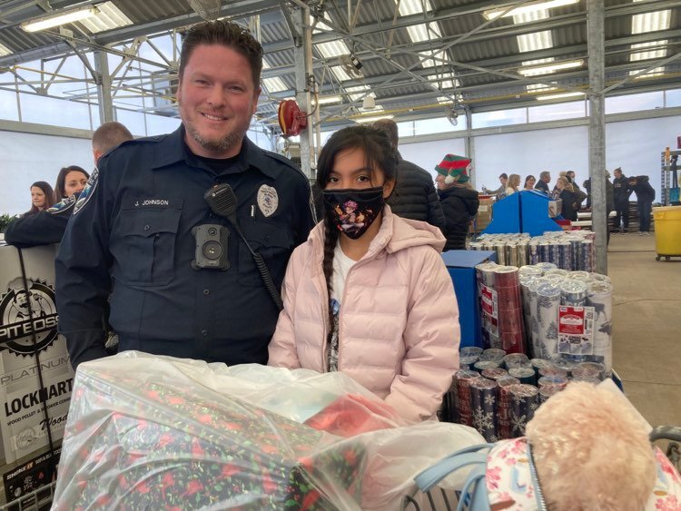 Shop With A Cop: Bringing holiday cheer to Brown County children