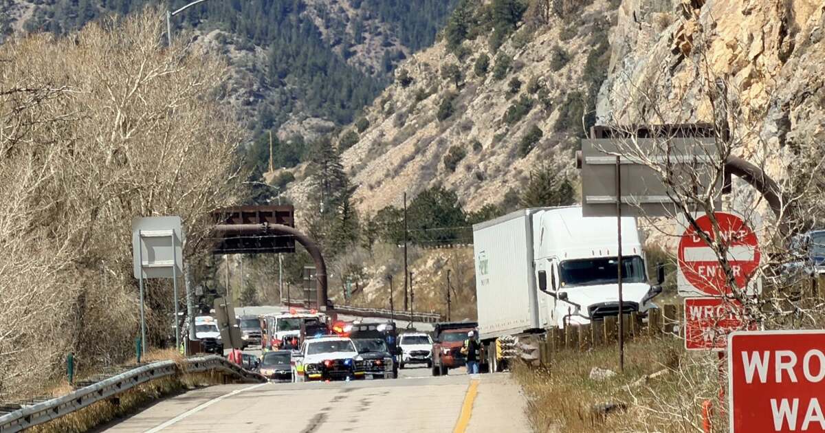 Eastbound I-70 right lane closed after crash near Empire