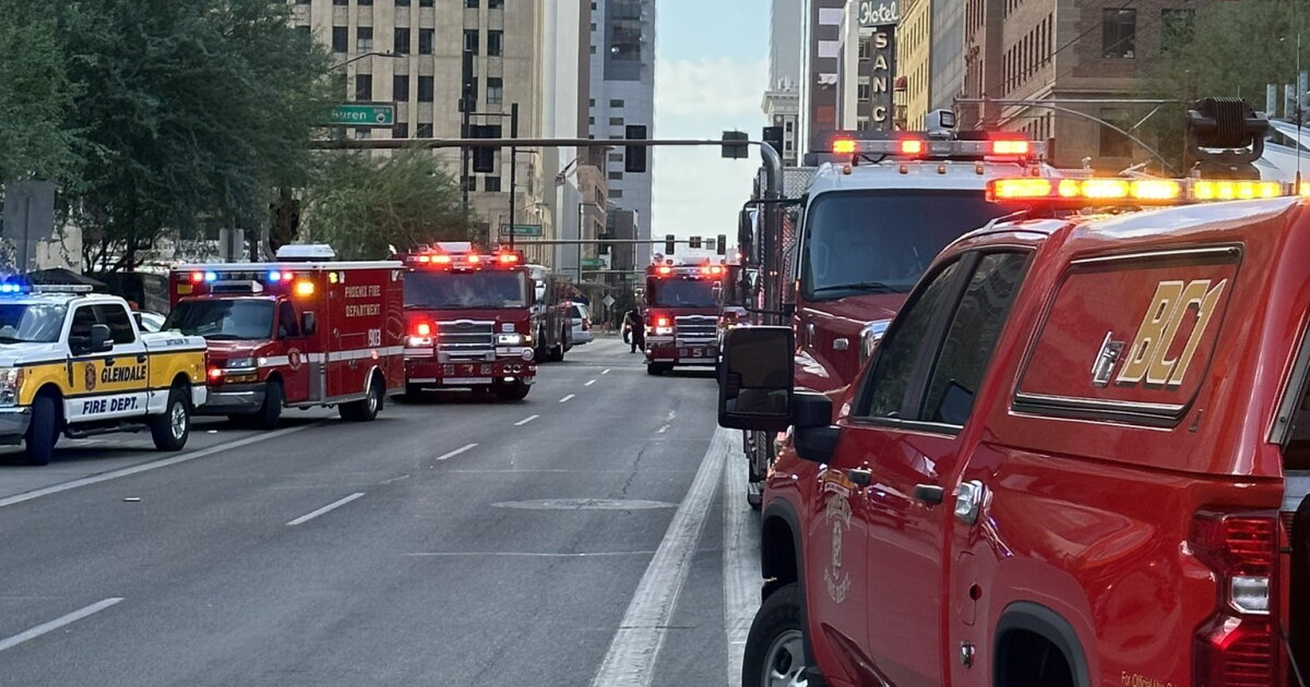 Fire at high rise in downtown Phoenix leads to evacuations, traffic impacts - Vimarsana News