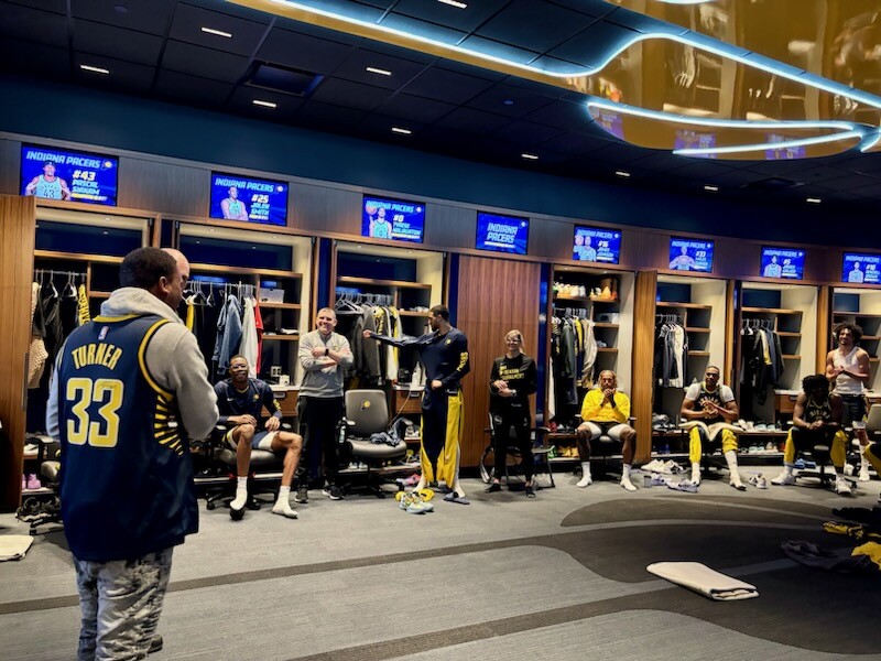 Tyree_Sisk_in_locker_room_-_Pacers_Game_4.jpeg