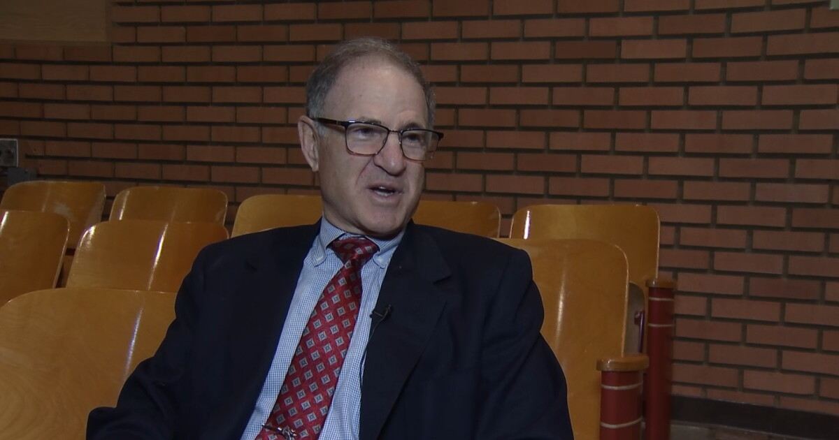 Son of Holocaust survivor speaks at Lewis and Clark Middle School - Vimarsana News