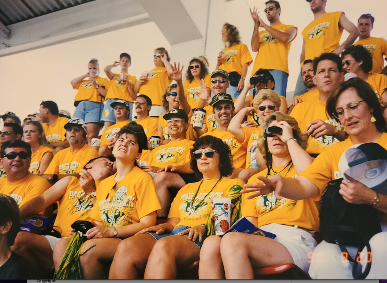A group on a trip organized by Bogie