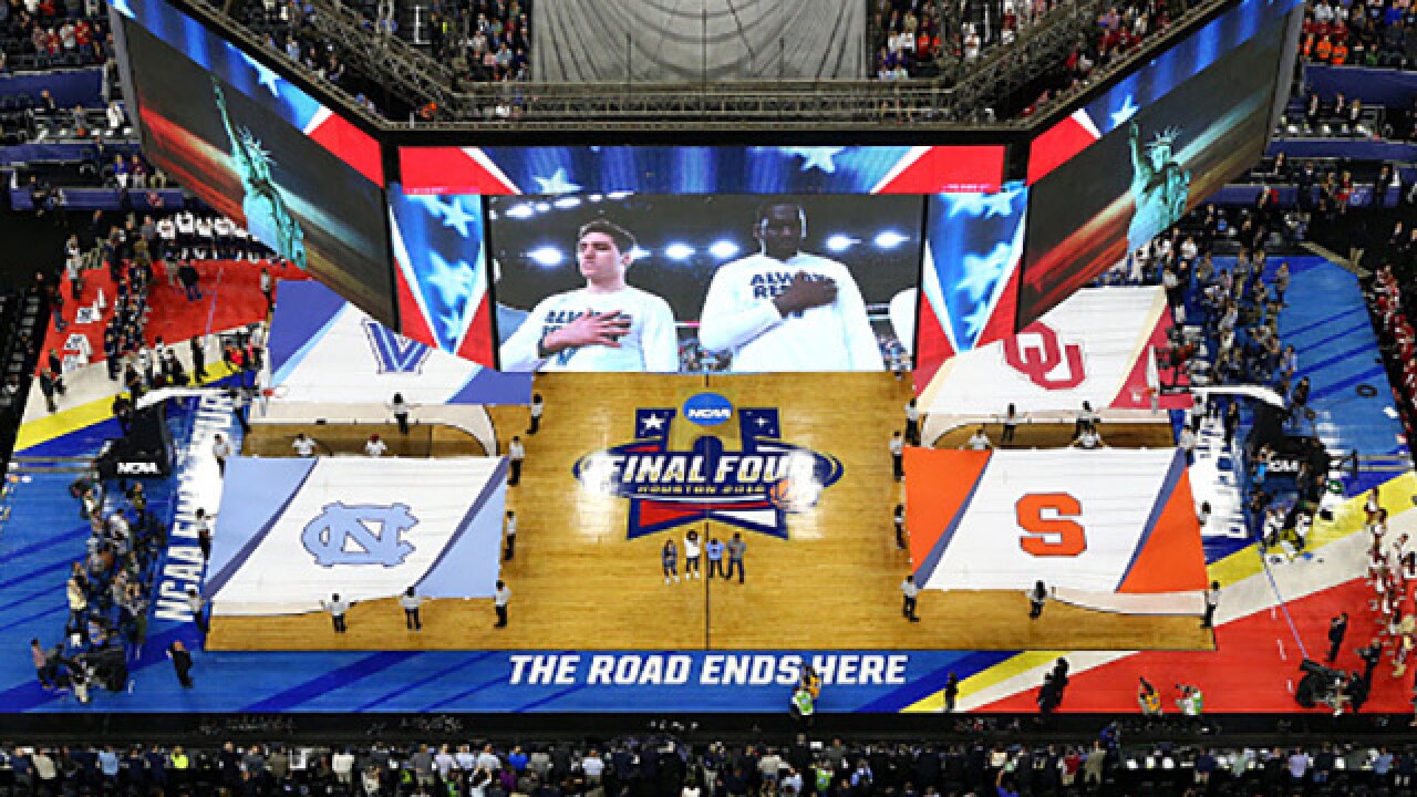 PHOTOS: Sooners take on Villanova in Final Four