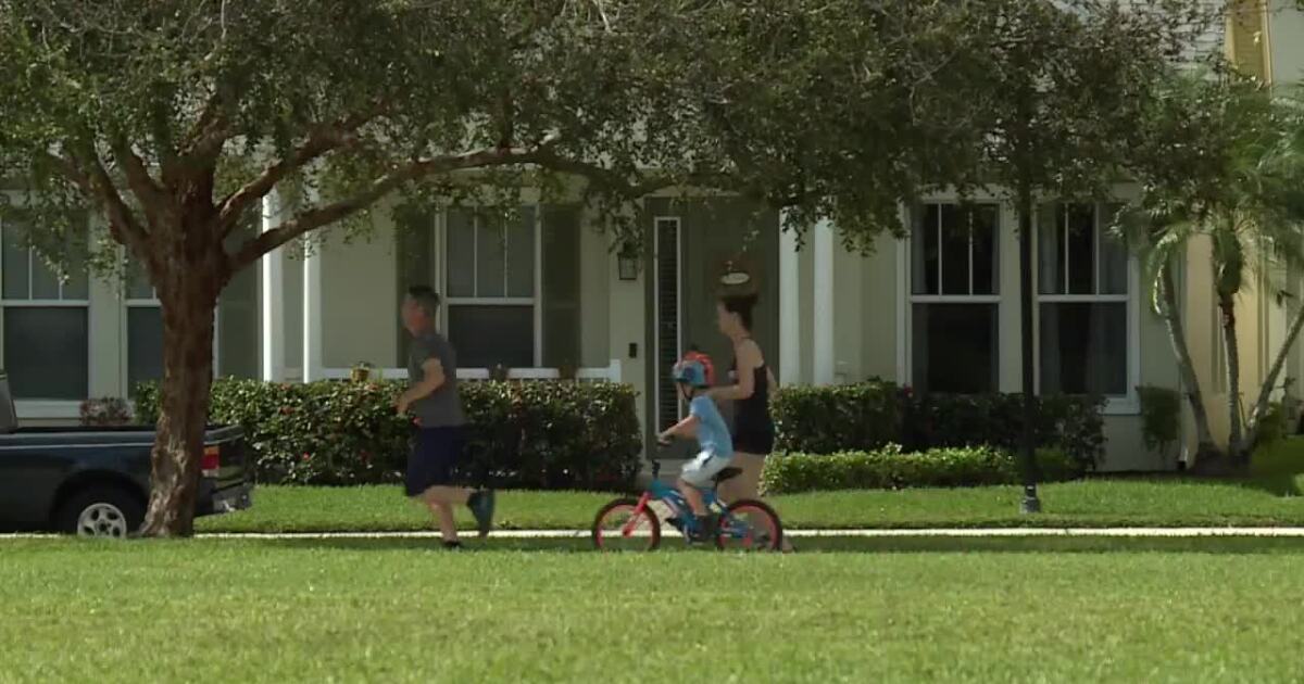 91% of Florida voters concerned about rising homeowners' insurance, poll finds