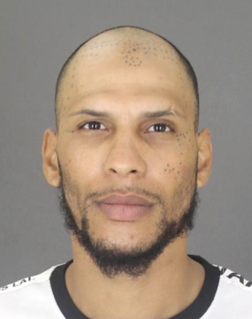 37-Year-Old Man in Baltimore behind bars, stabs victim in front of child