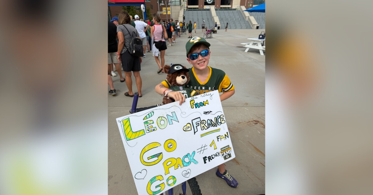 Jordan Love makes young Packers fan's journey from France unforgettable
