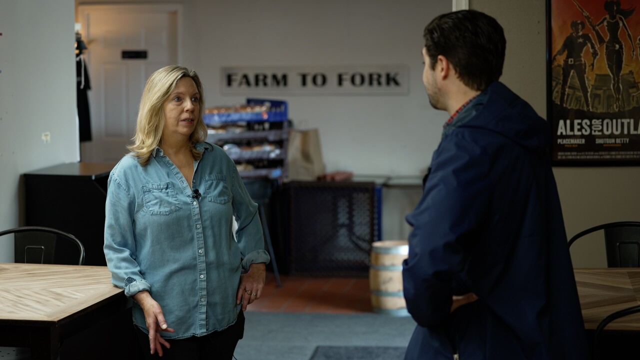 Smohk barbecue restaurant owner Elizabeth Sexton and CBS 6 Investigate Reporter.