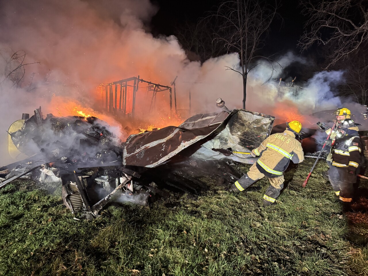 Arlington Twp Mobile Home Fire - 38th Ave and 48th St