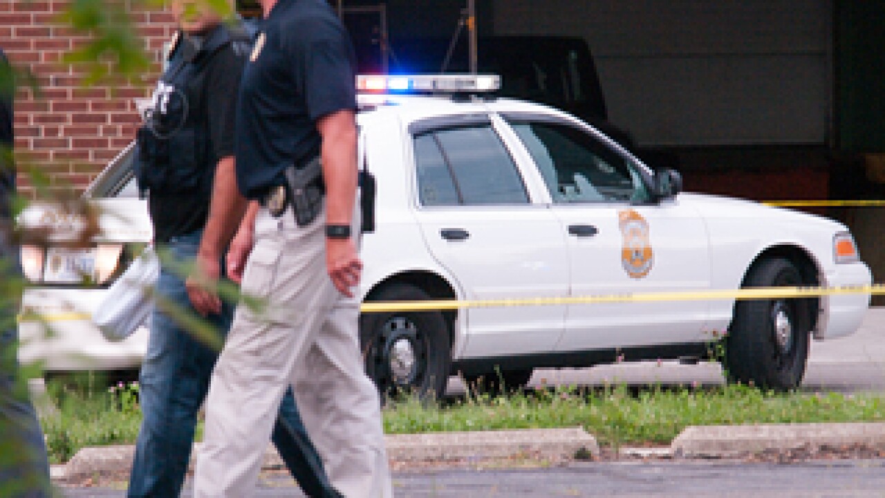 PHOTOS: Suspect fires shots at IMPD during chase
