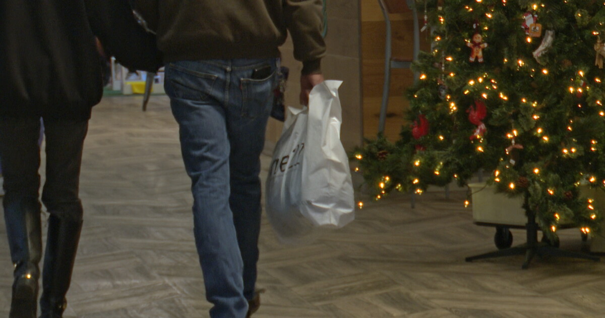 At Rimrock Mall, Black Friday traditions shifting in online shopping world - Vimarsana News