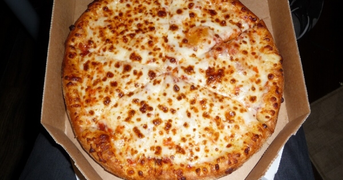 FDA bans 3 chemicals found in pizza boxes