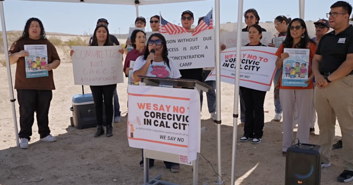 Huerta leads protest against planned ICE detention center in California ...