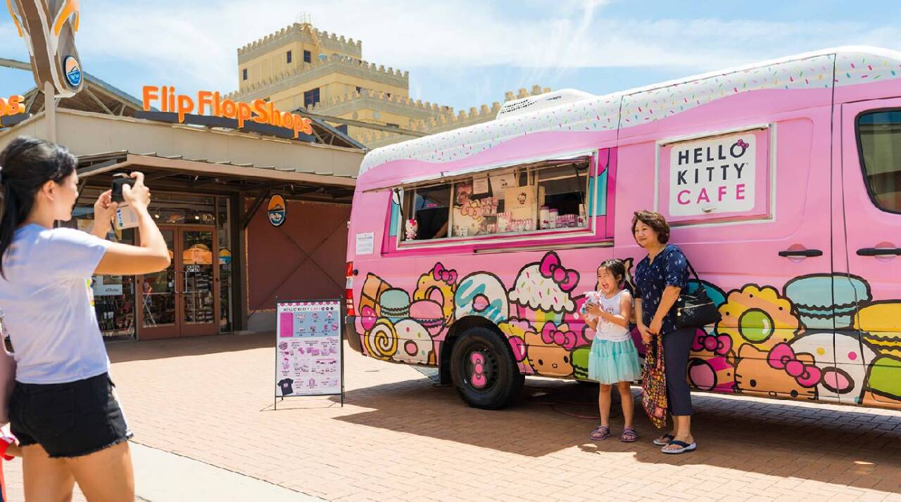 Hello Kitty Cafe Truck