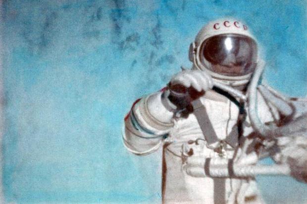 101119-leonov-eva.jpg