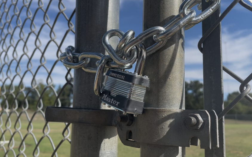 Navasota youth baseball team locked out of Manley Park fields, volunteers question city's involvement