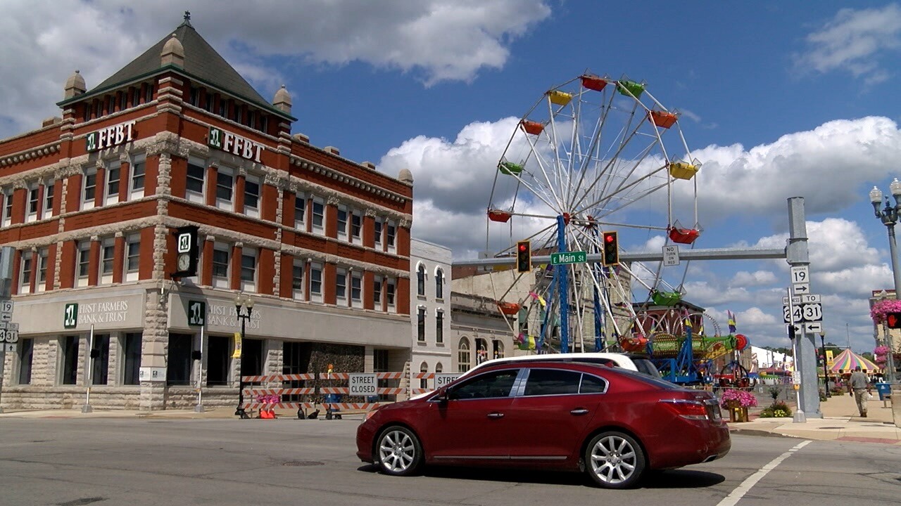 peru circus city 3.jpg