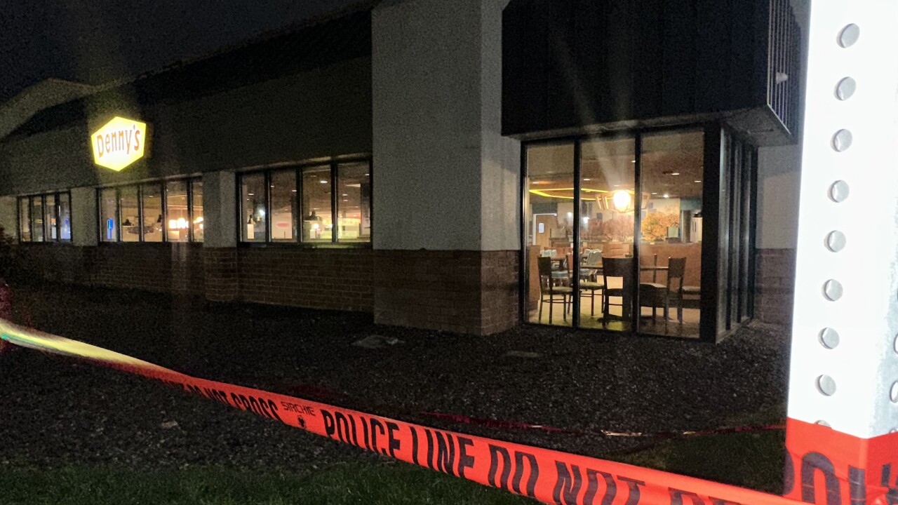 Englewood officer injured in stabbing at Denny’s restaurant suspect shot hospitalized police say.jpeg