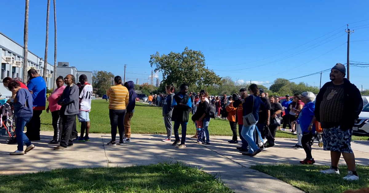 Church Unlimited hosts turkey and coat giveaway - Vimarsana News
