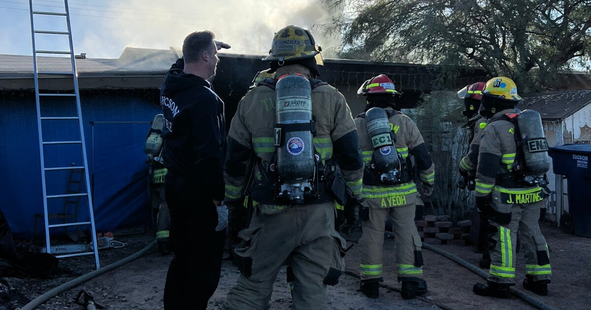 Duplex fire displaces five on Tucson's Southside