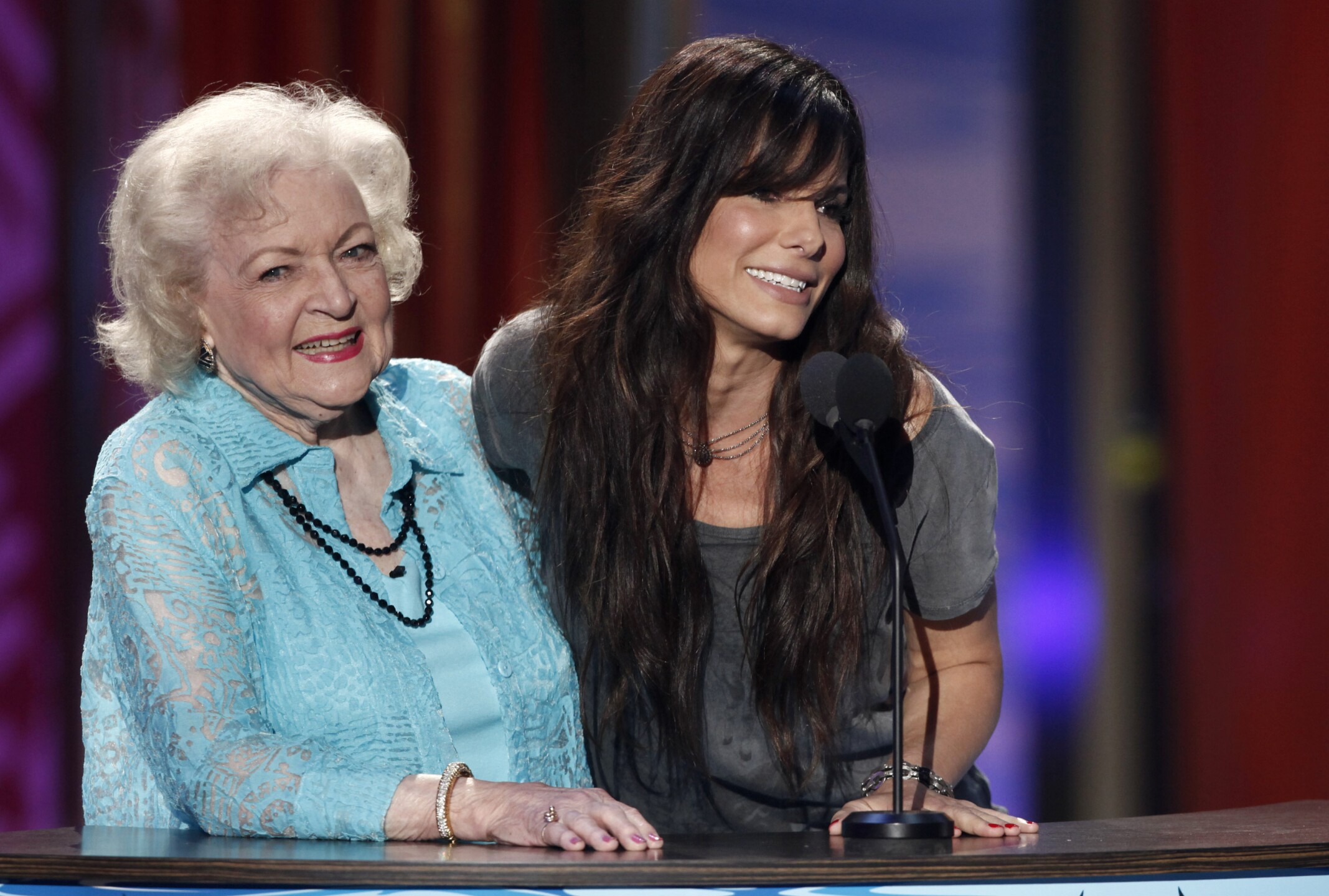 Sandra Bullock, Betty White 