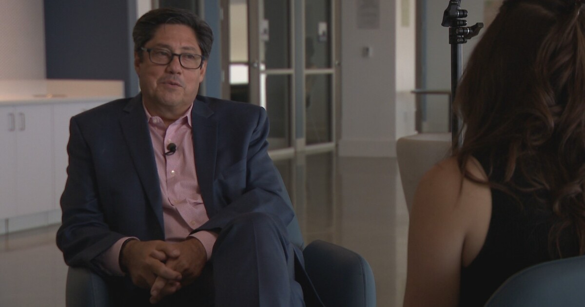 Profesor de Nashville lanza podcast para emprendedores hispanos Profesor de Nashville lanza podcast para emprendedores hispanos