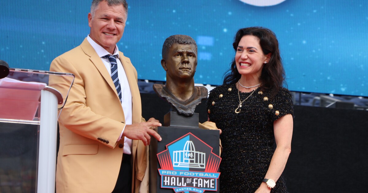 Adam Vinatieri's former Colts teammates react to his enshrinement