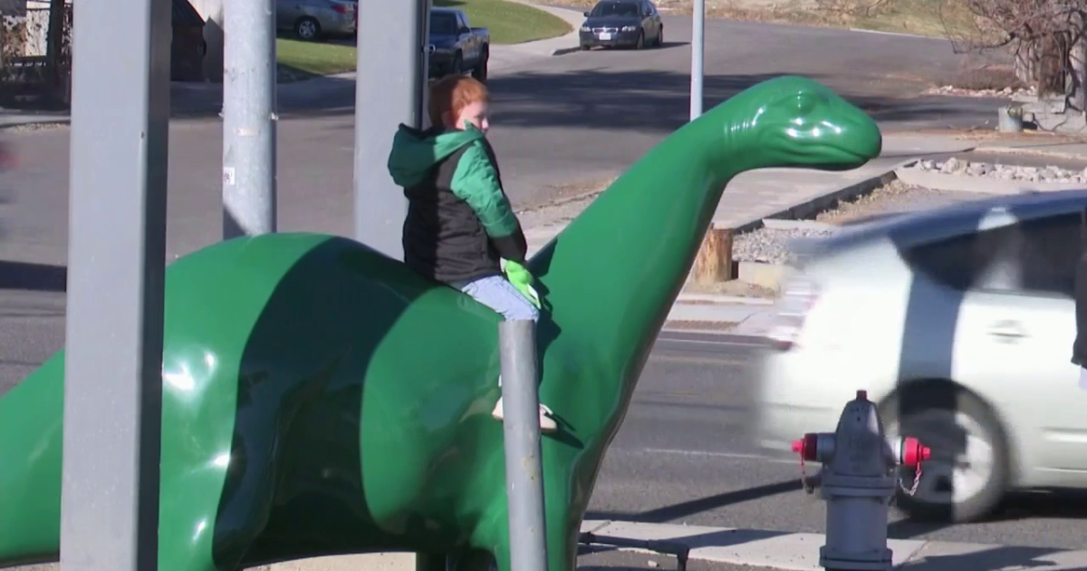 Community welcomes Sinclair dinosaur statue back to Billings store - Vimarsana News