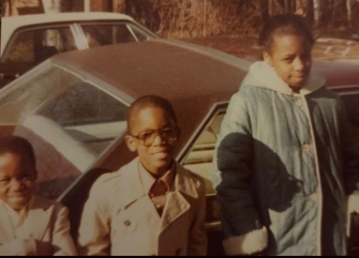 Young Dontae Winslow (middle)