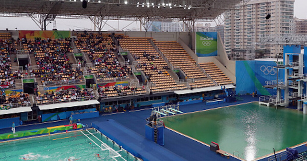 Rio Diving Pool The green water in Rio is spreading