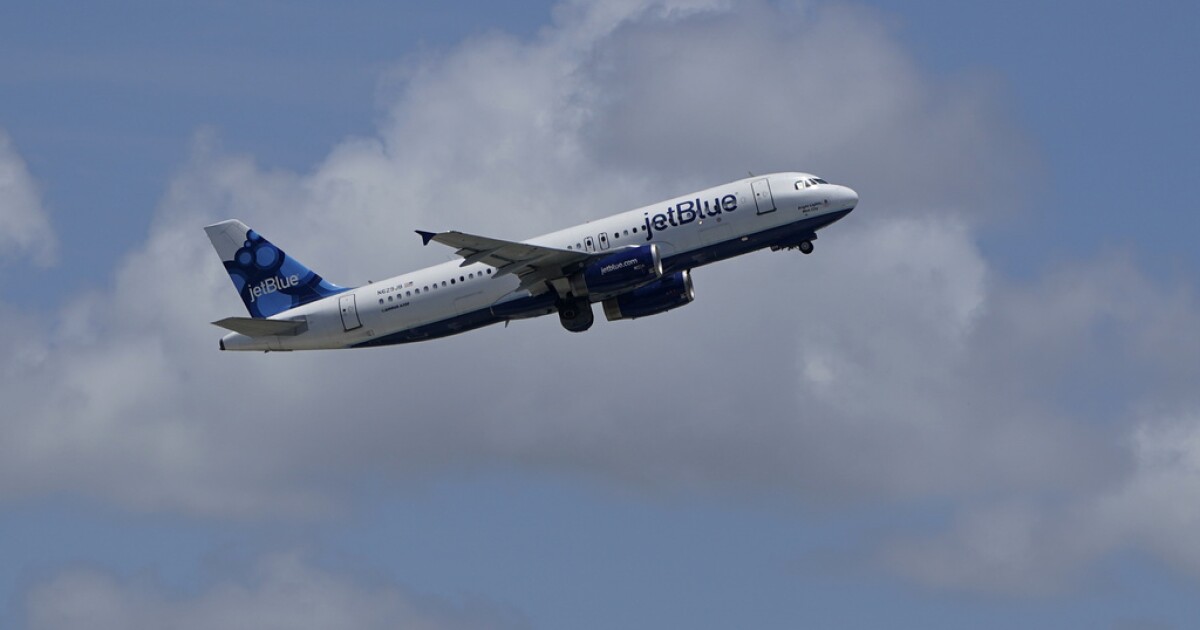 Ο πιλότος της JetBlue αναφέρει σύγκρουση με drone πάνω από τη Νέα Υόρκη