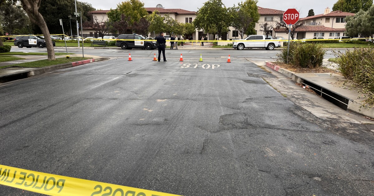 2 injured in explosion at California courthouse