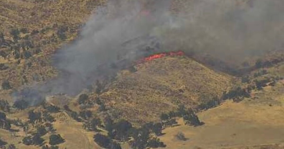 Firefighters battle brush fire off Hwy 166 east of Santa Maria - Vimarsana News