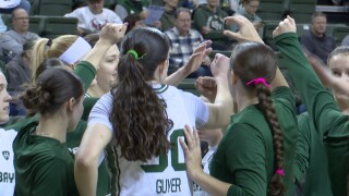 UW-Green Bay wins sixth in a row and remains undefeated in conference play