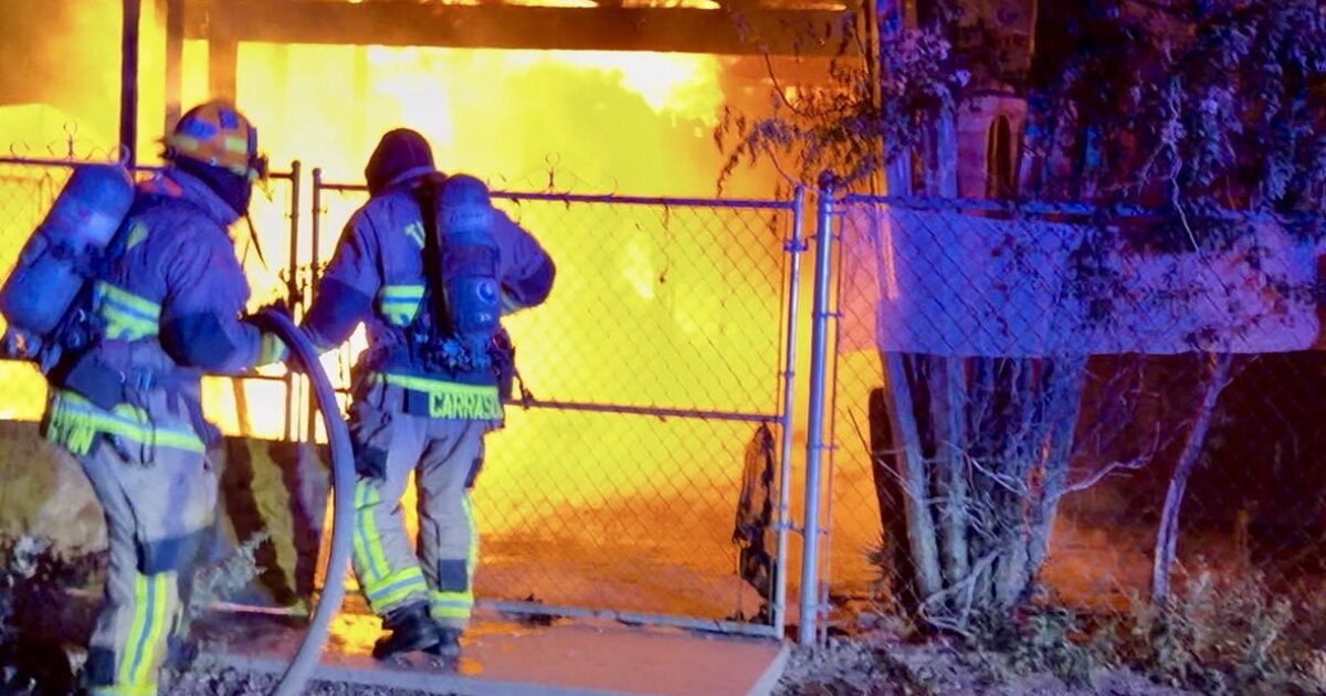 Tucson Fire crew fights blaze at Northside mobile home park