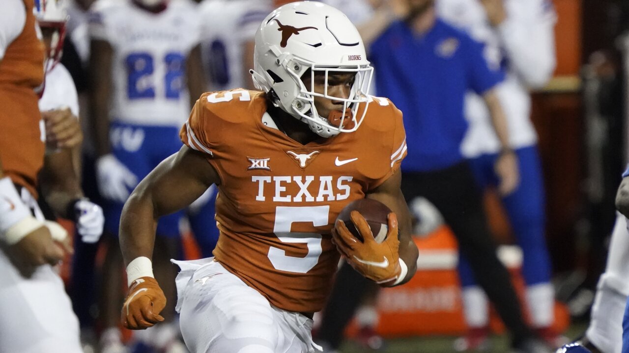 Texas Longhorns running back Bijan Robinson vs. Kansas Jayhawks, Nov. 13, 2021