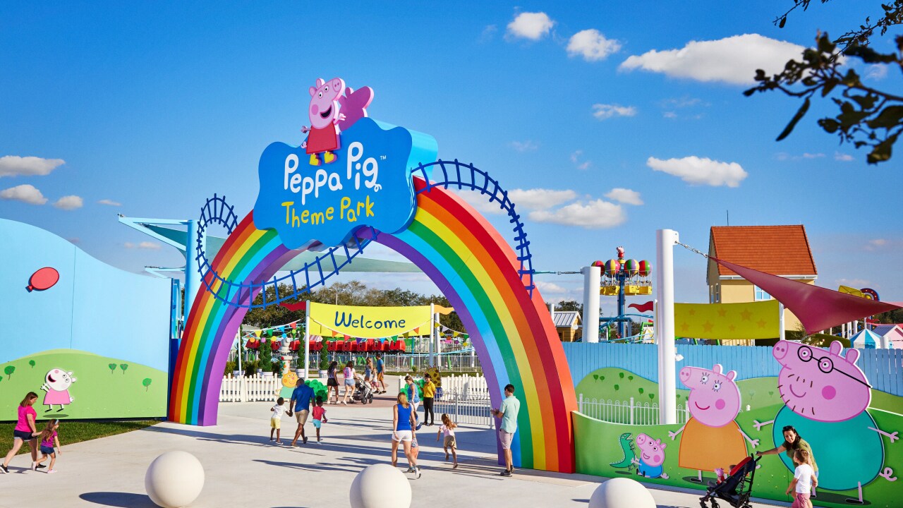 Entrance-Arch-Peppa-Pig-Theme-Park-2