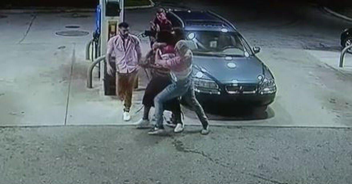 Spring breakers tackle gunman at Florida gas station