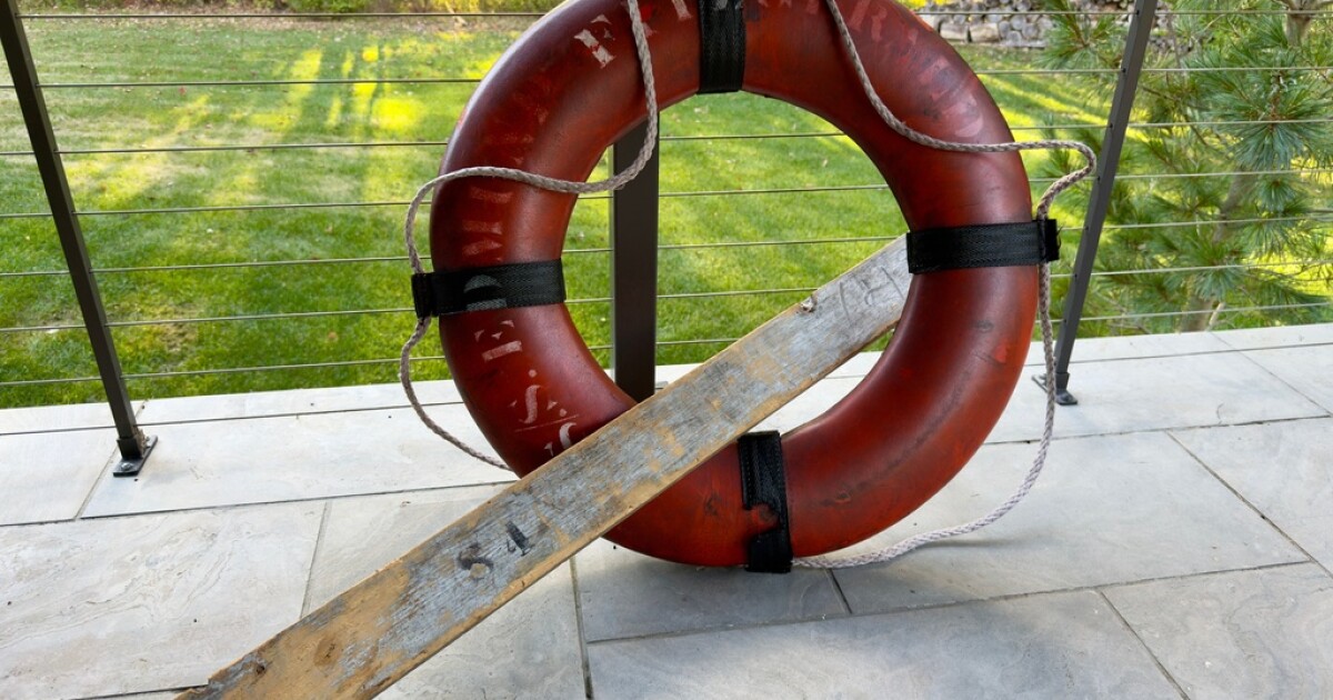 Edmund Fitzgerald life ring & lifeboat plank to be auctioned in Detroit