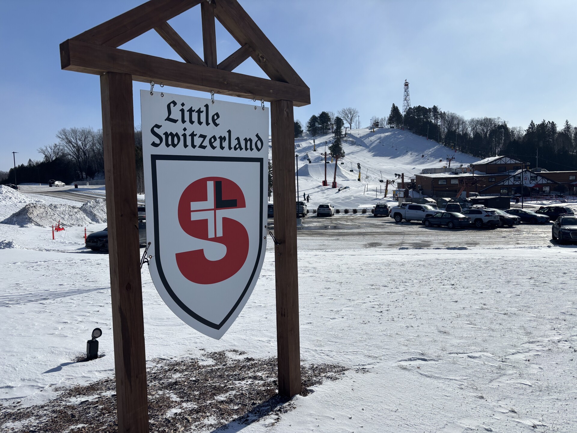 Washington County ski experts share tips for successful season: wool socks, early tickets, and proper instruction