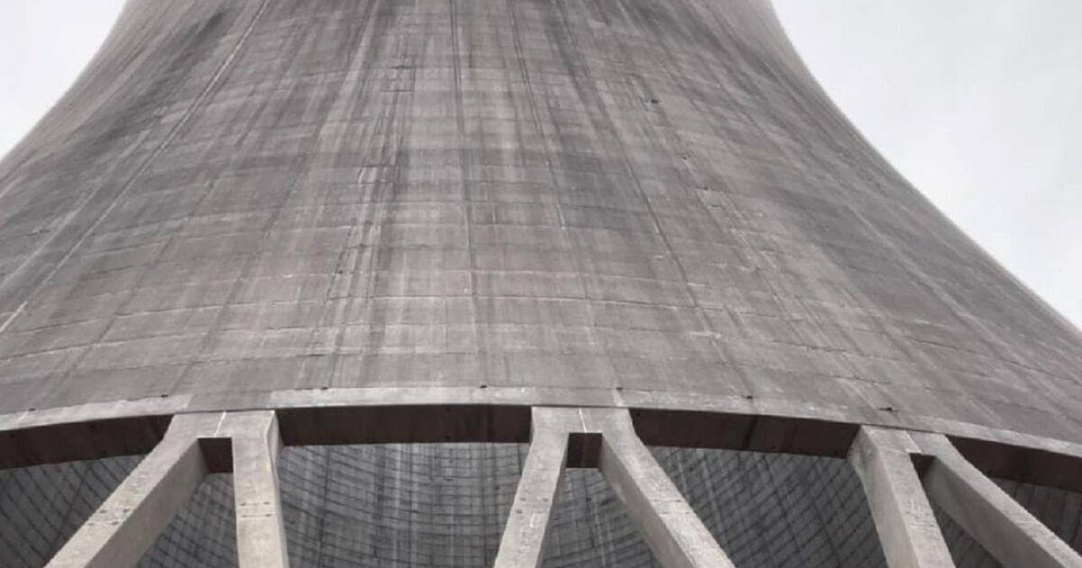 Skydivers arrested for diving into TVA cooling towers in Hartsville - Vimarsana News